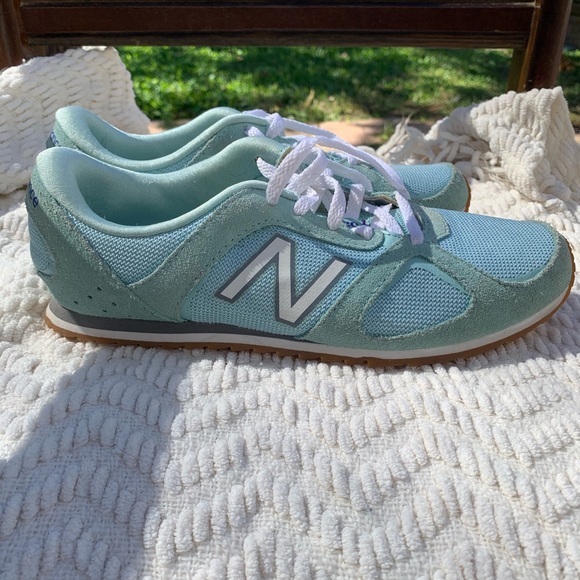 womens new balance 555